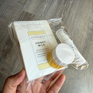 Last one ~ travel set ~ Farmacy daily skin routine